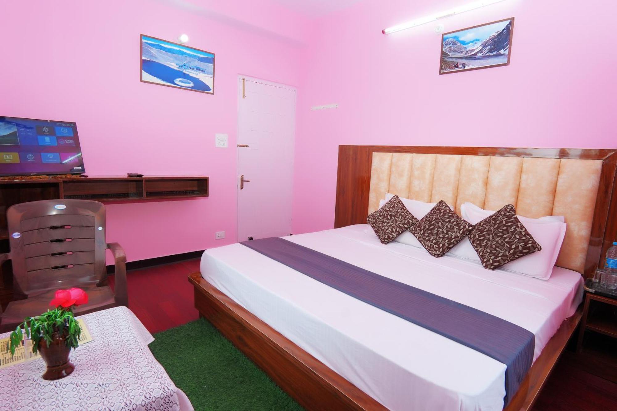 Shimla Hills Apartments 2Bhk 外观 照片
